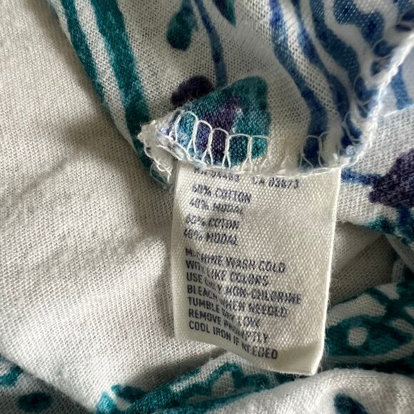 American Eagle Floral Tee with Button Down Back S/P - Picture 5 of 6